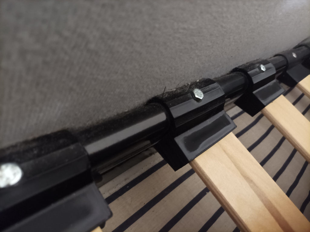 Bed base slat support
