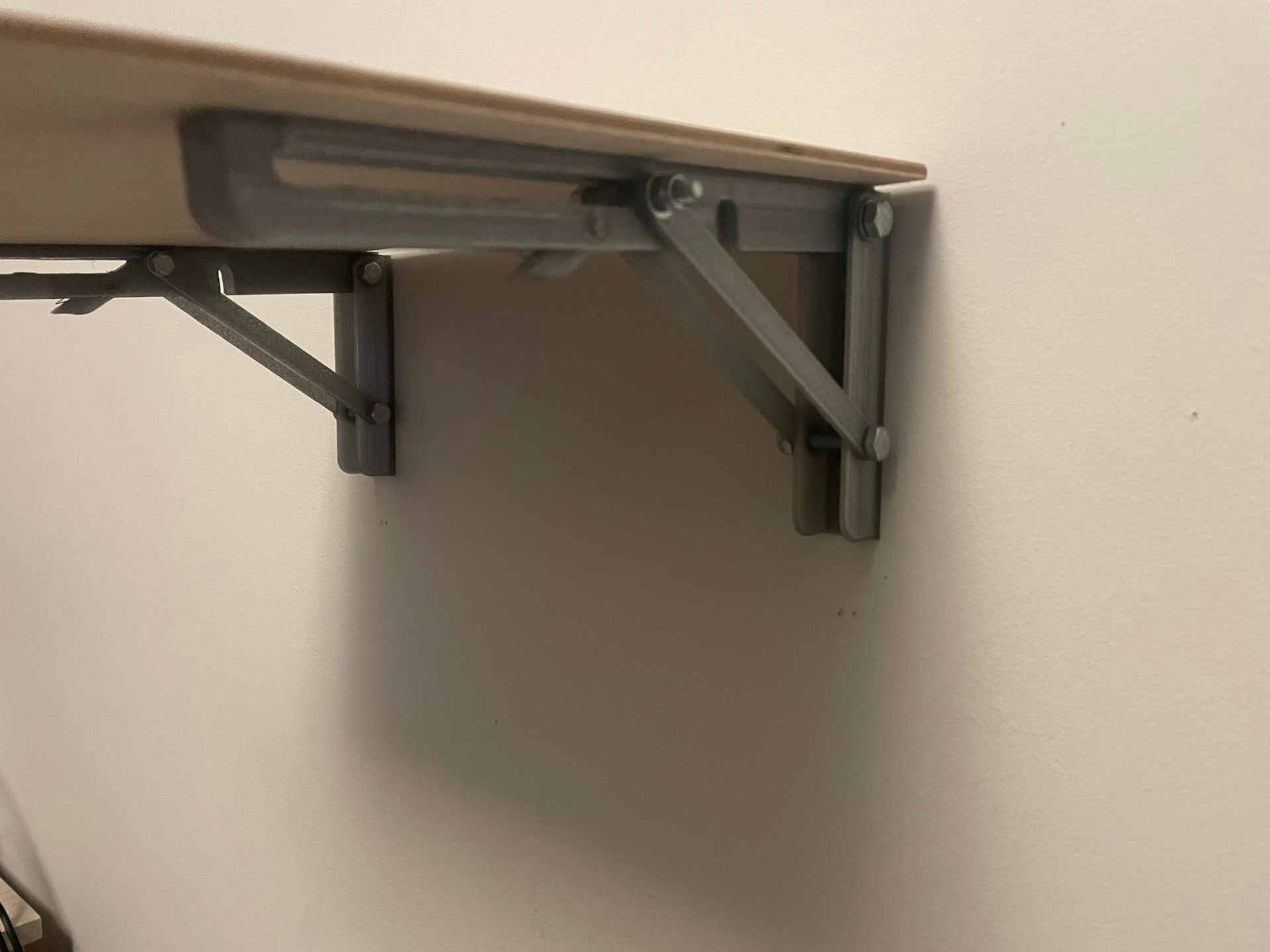 Foldable shelf