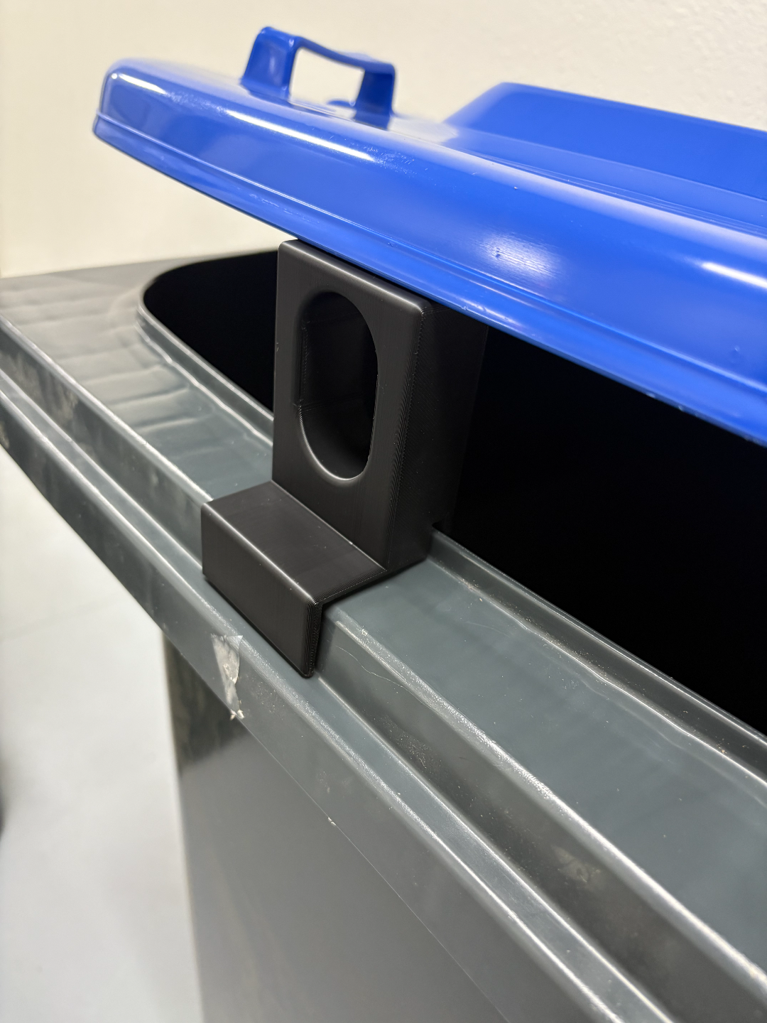 Container support rod
