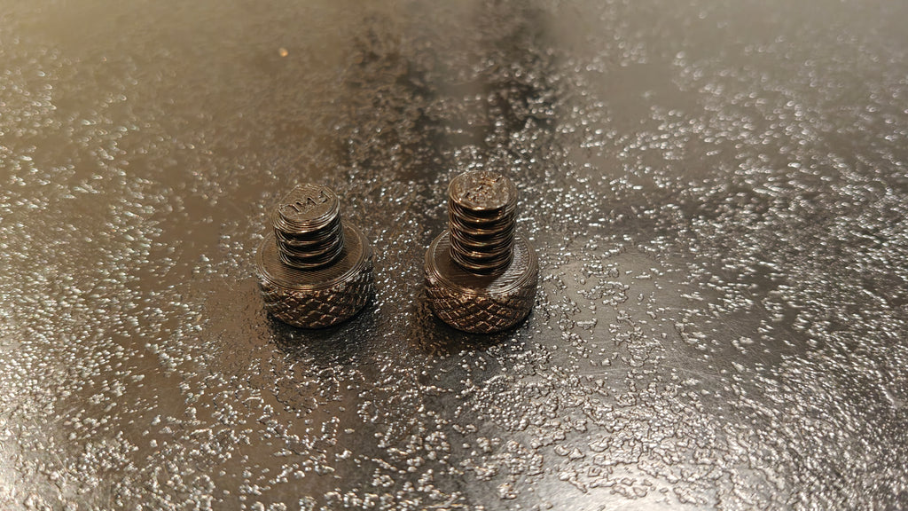 Thumb screw 10mm / 15mm and a thread
