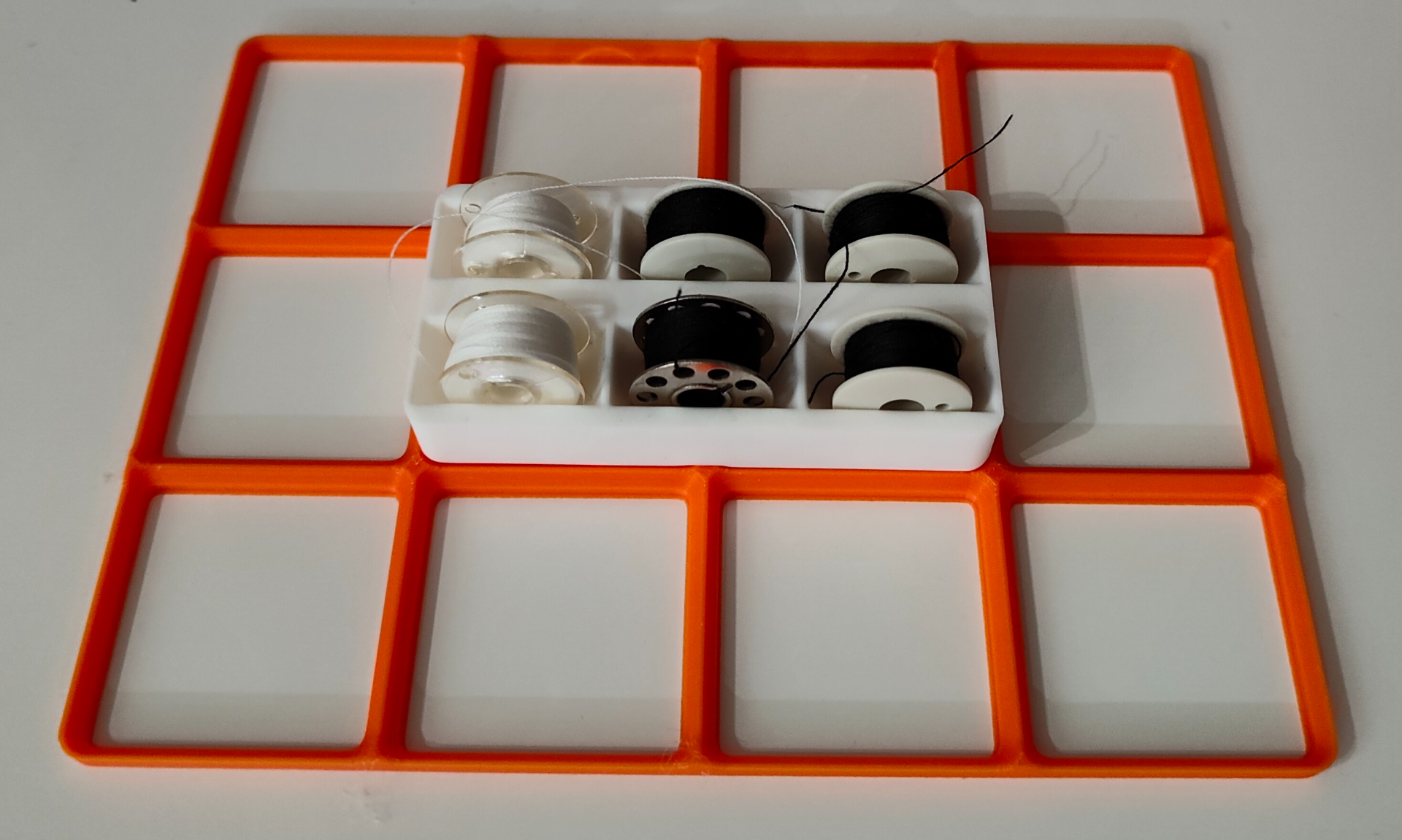 Sewing machine bobbin spool Gridfinity bin