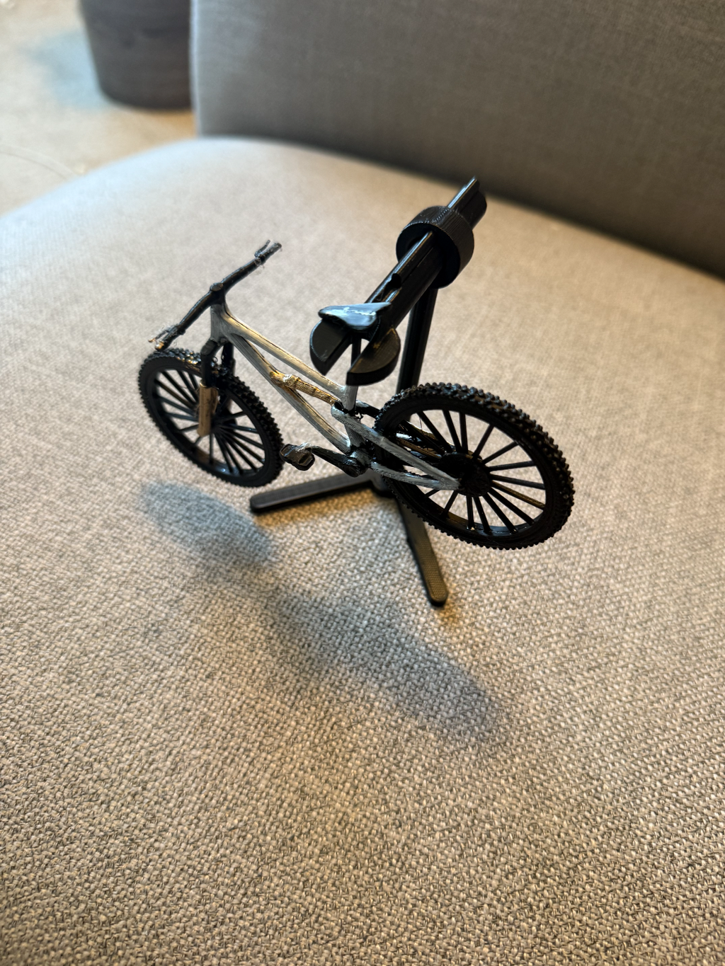 scale bike stand for toy bikes