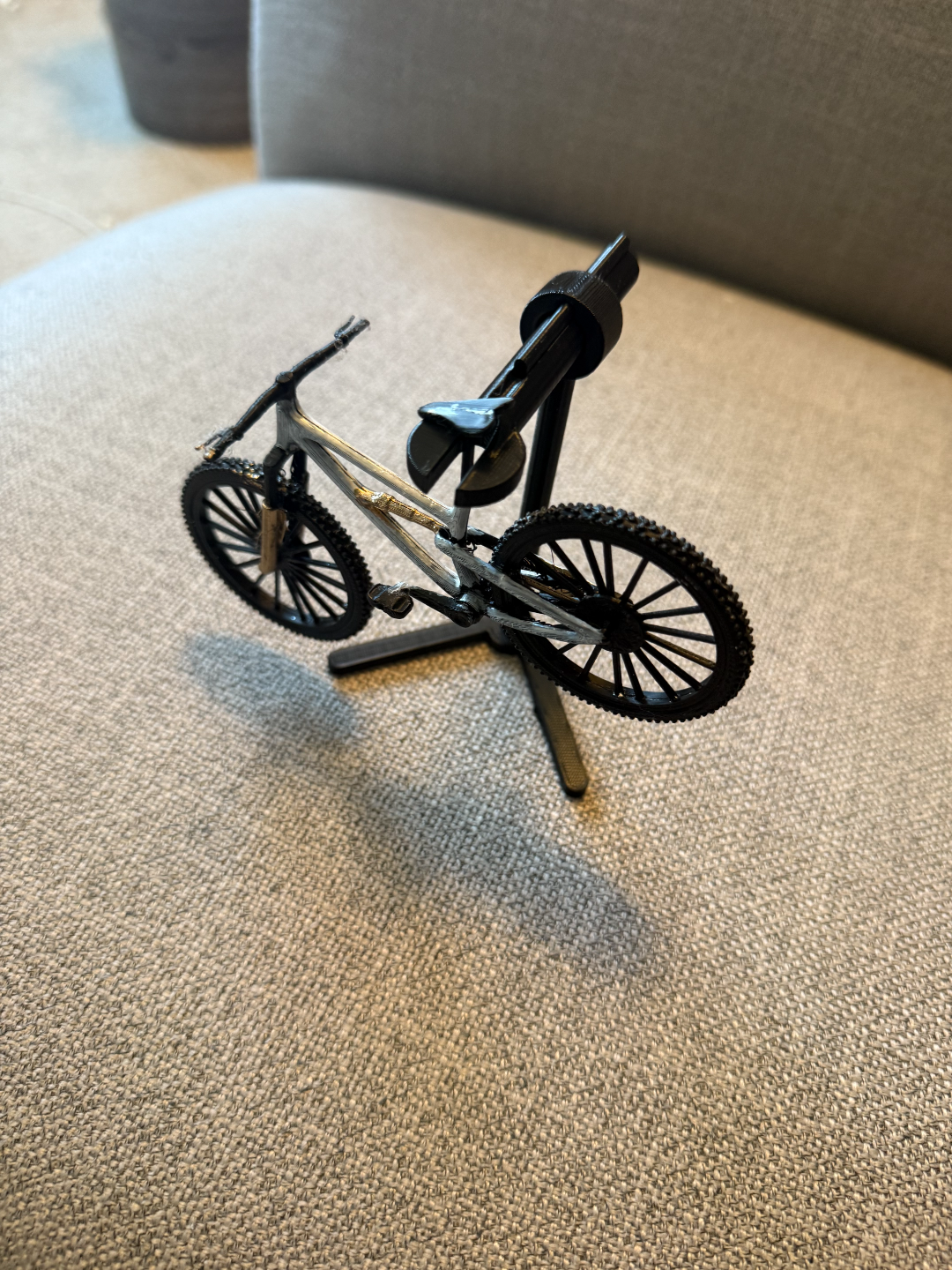 scale bike stand for toy bikes