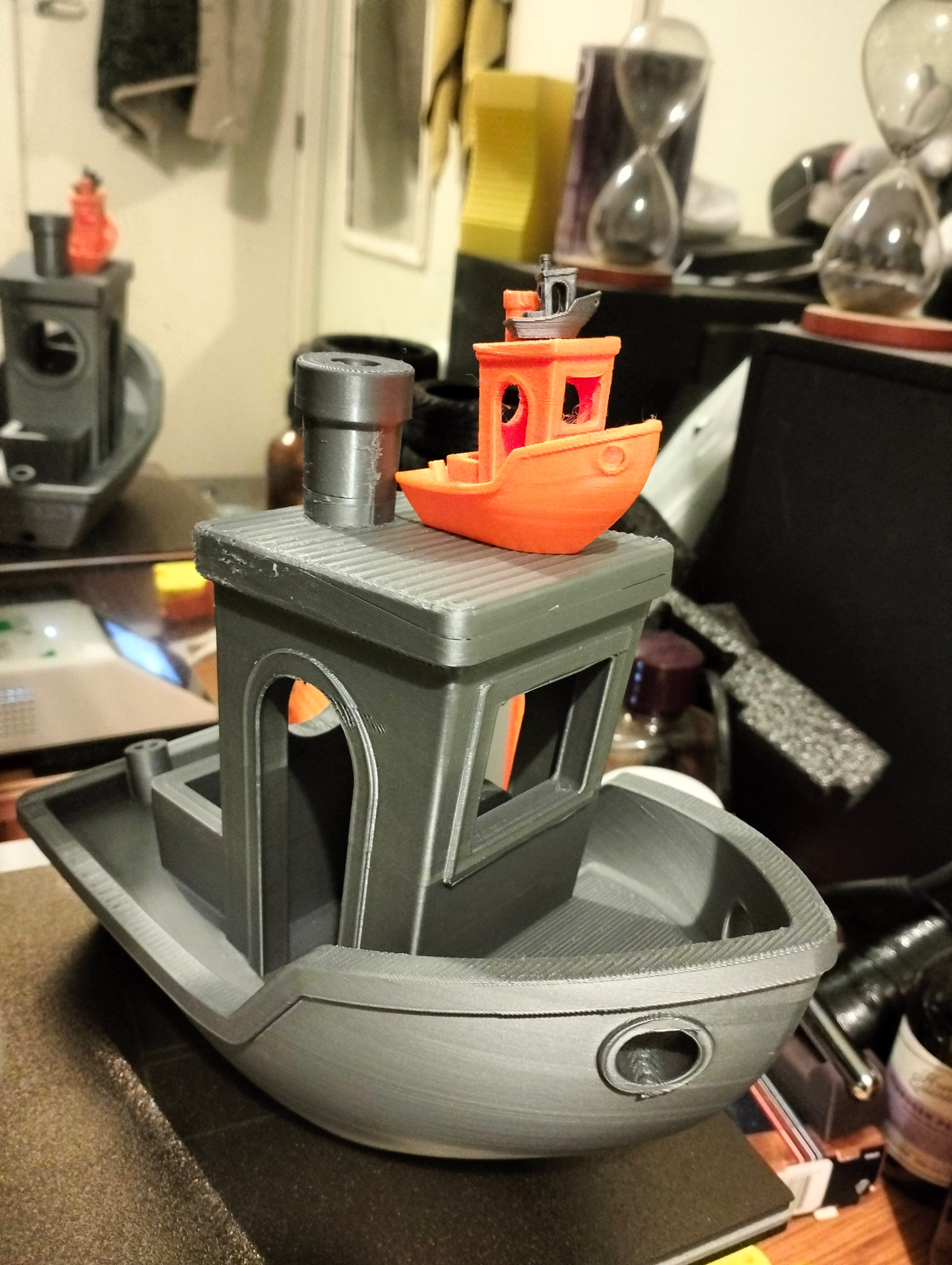 Giant vs Tiny Benchy