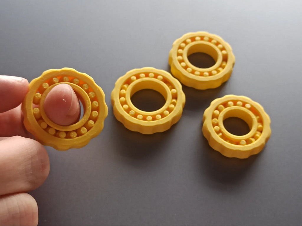 Fidget ball ring