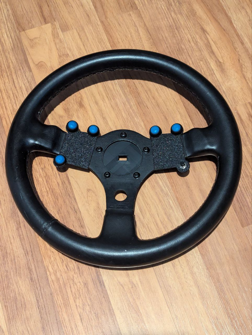 Grant Steering Wheel button hub
