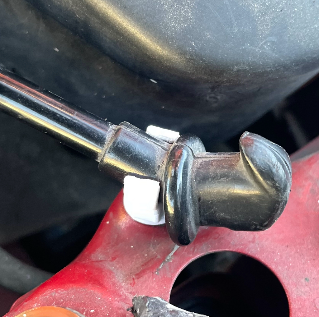 Hood rod/prop clip