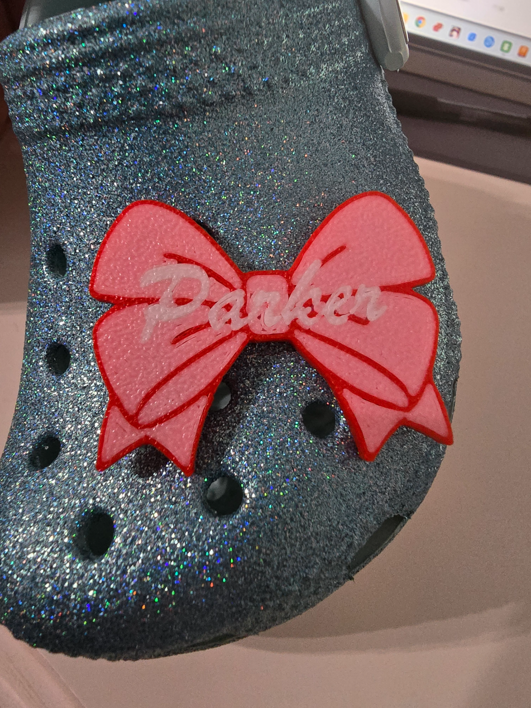 Croc Charm Bow (Multi Color_Text)
