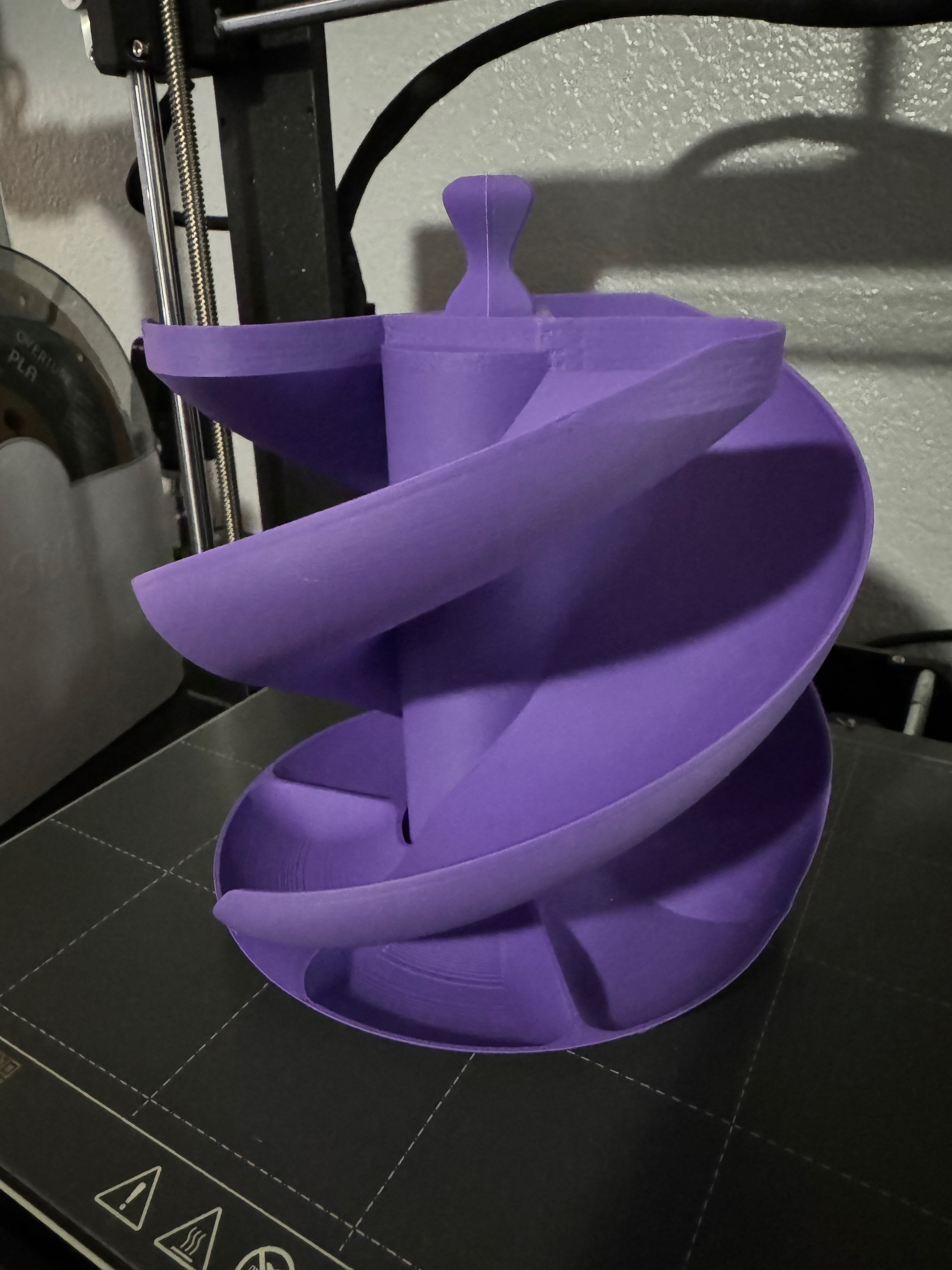 Egg storage spiral basket