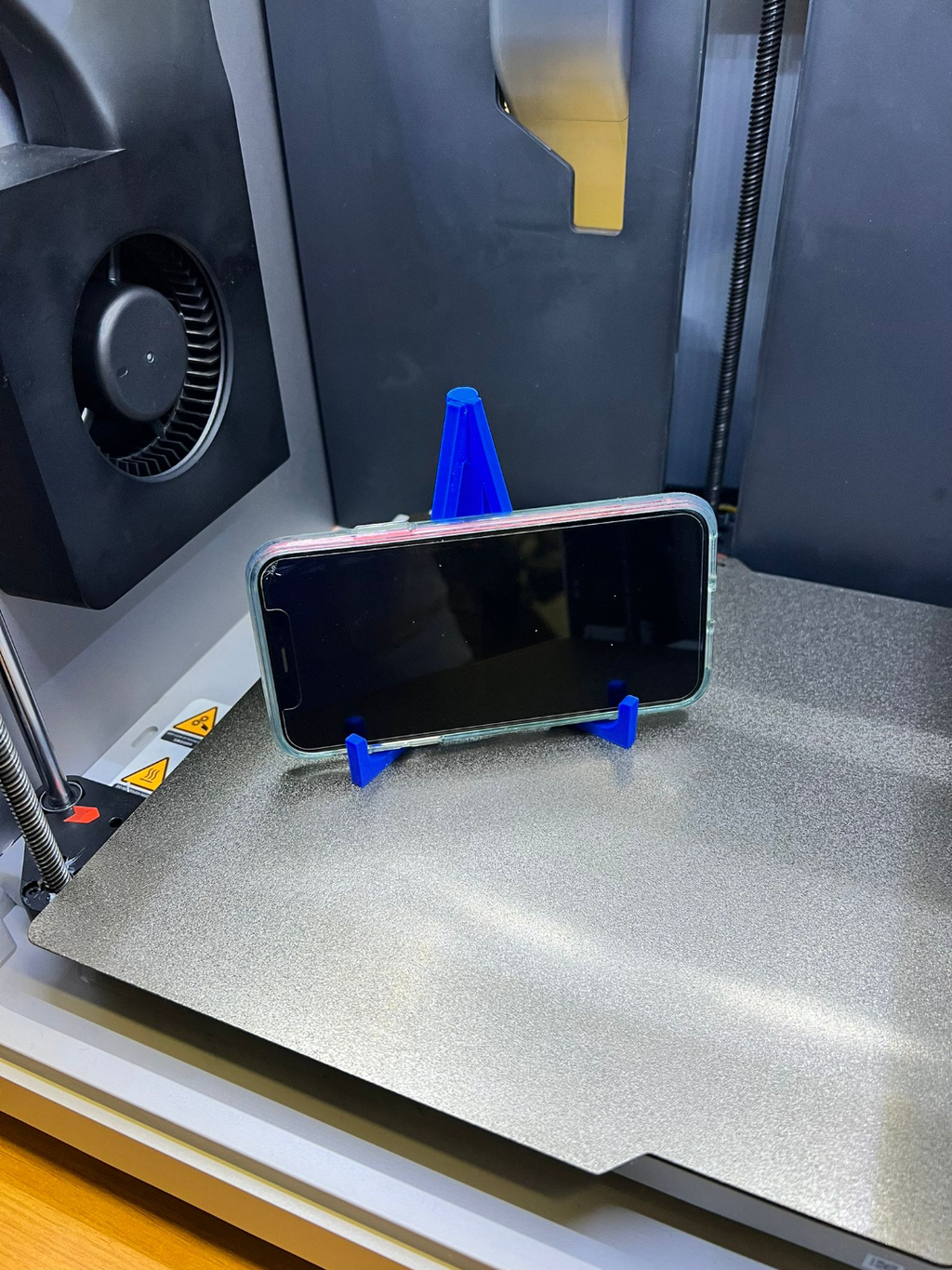 Holder phone and tablet foldable