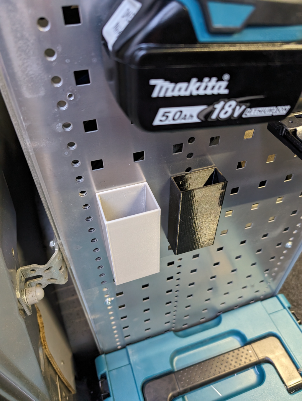 Square OBI Pegboard (10 mm) Pen holder