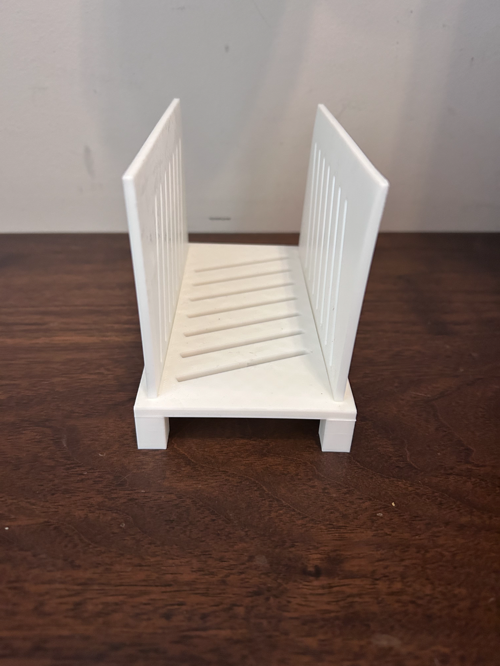 Modern kitchen sponge holder