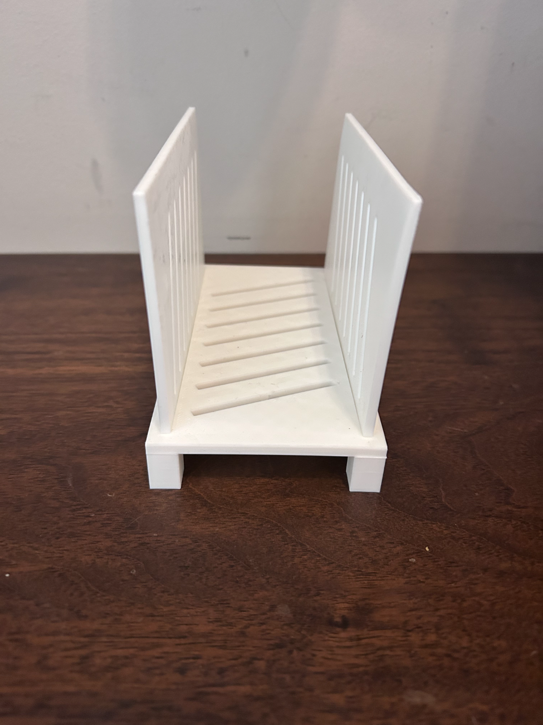 Modern kitchen sponge holder