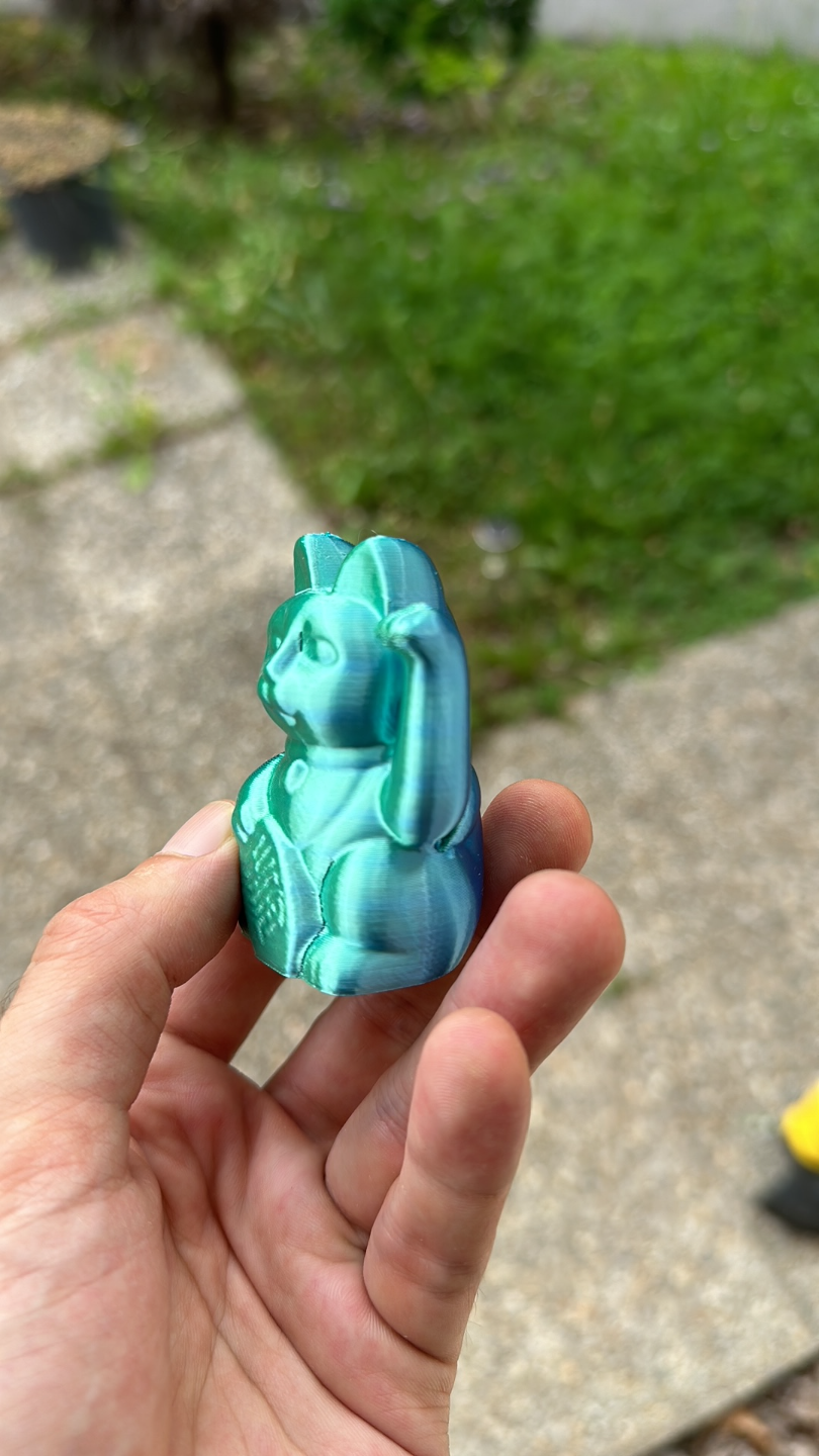 Maneki Neko - Lucky Cat - Beckoning Cat - 招き猫