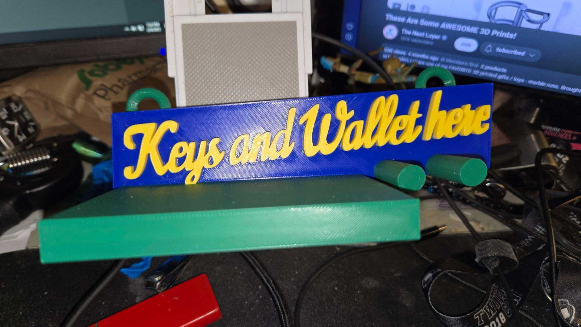 Key and Wallet Stand