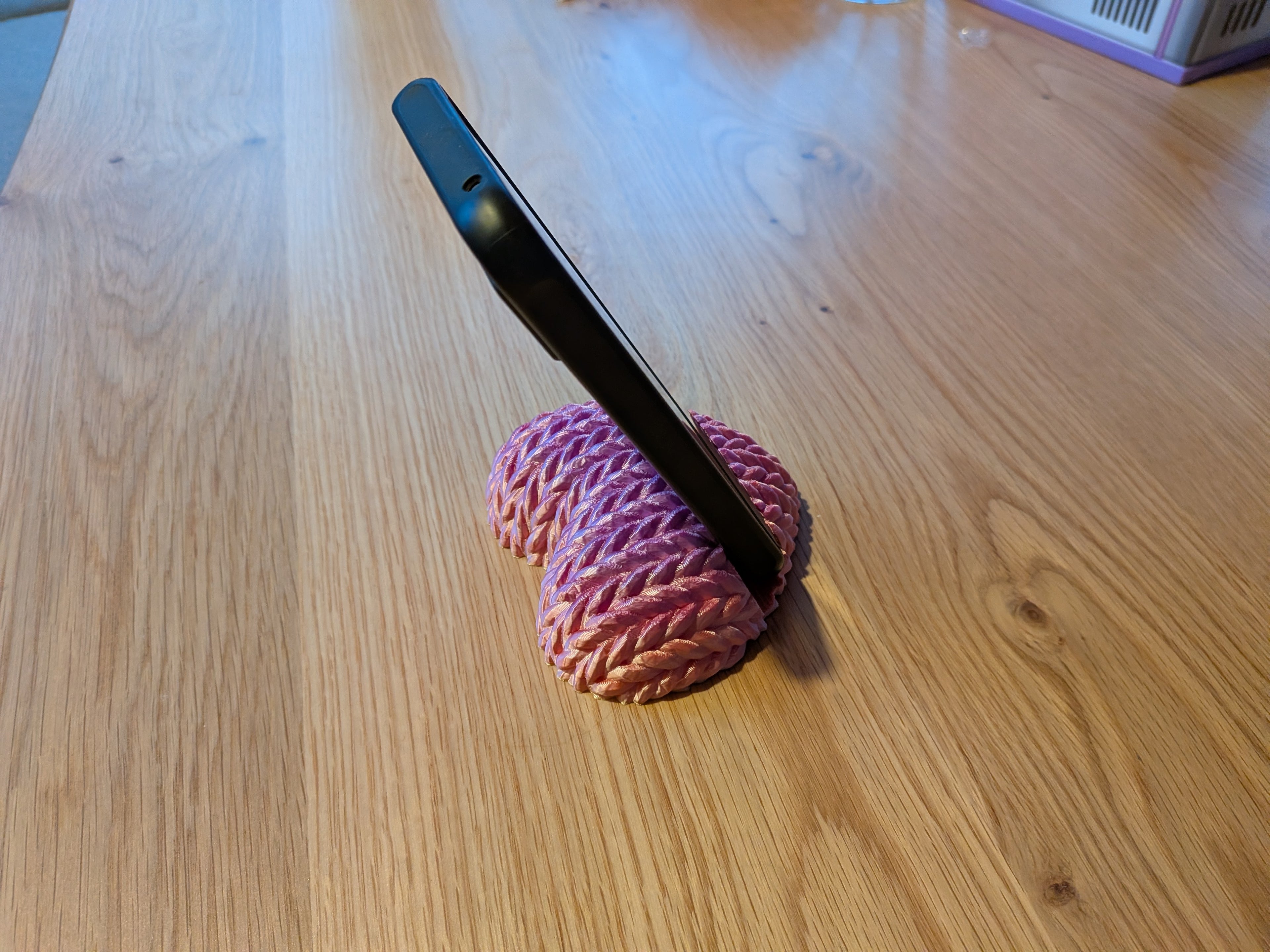 Handy Halter Strickherz Phone stand knitted heart