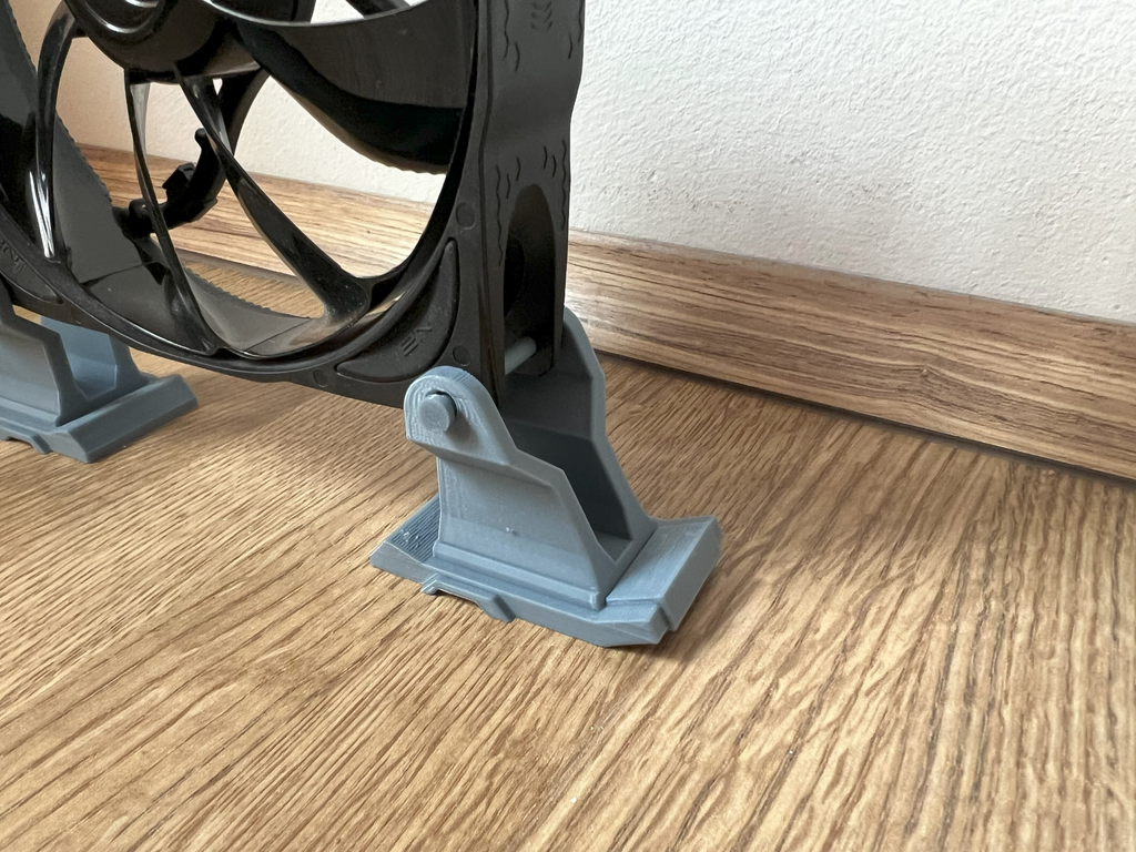 desktop holder/feet for computer fan