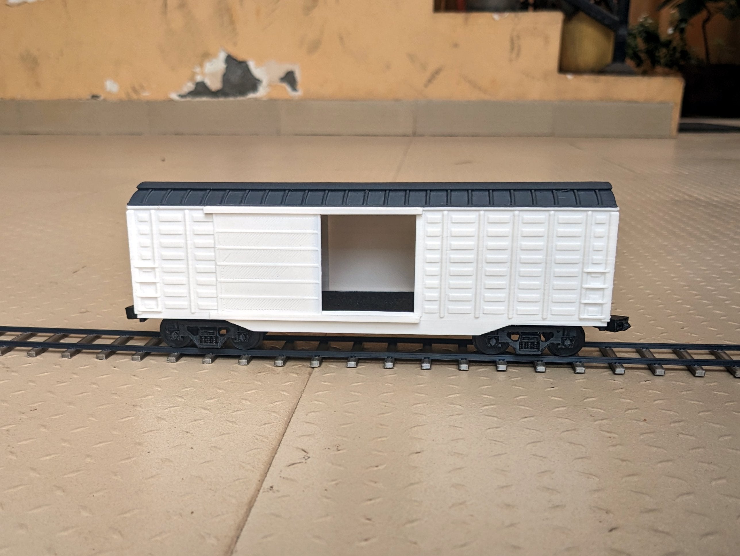 BOX Car w/ Doors - Dragon Railway