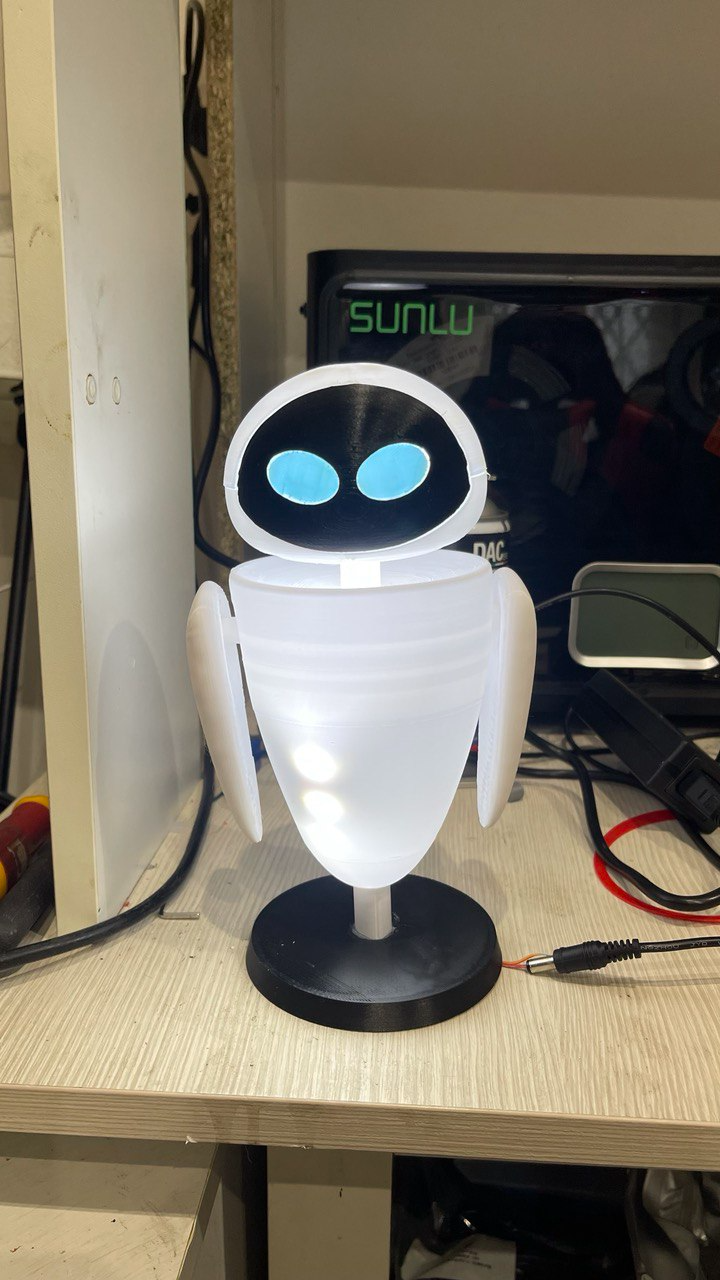 EVE Figure Wall-e led lamp