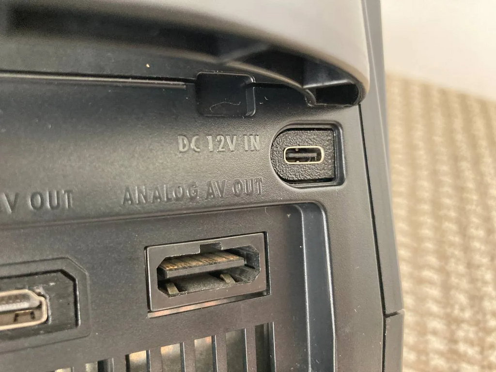 GameCube USB-C Bezel Mount