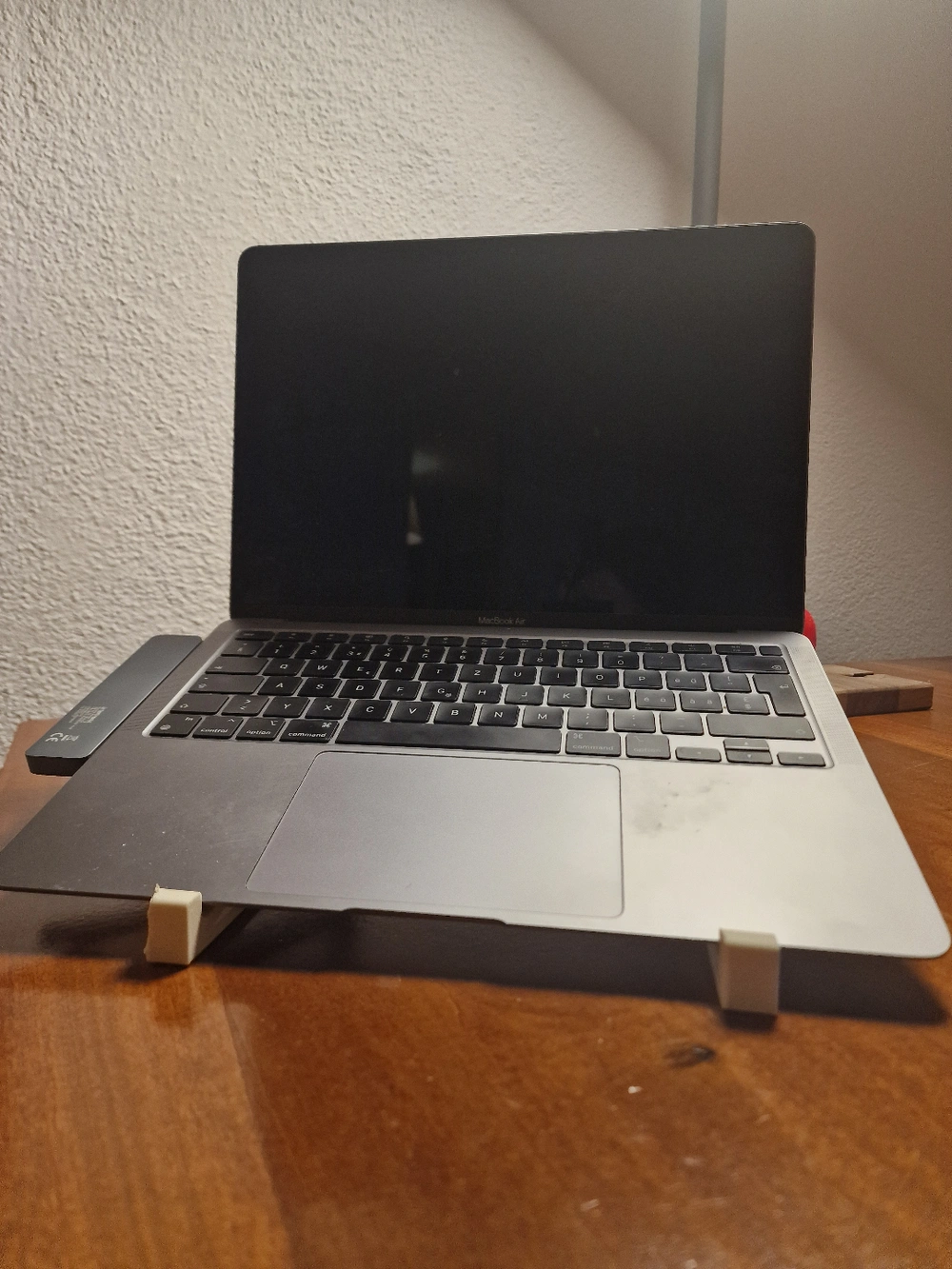 universal laptop stand