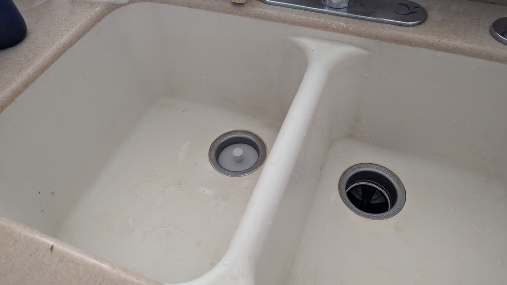 Basic Kitchen Sink Stopper