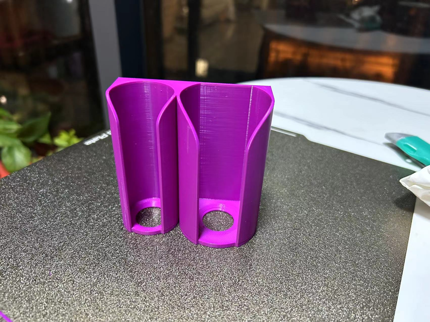 Electric toothbrush holder