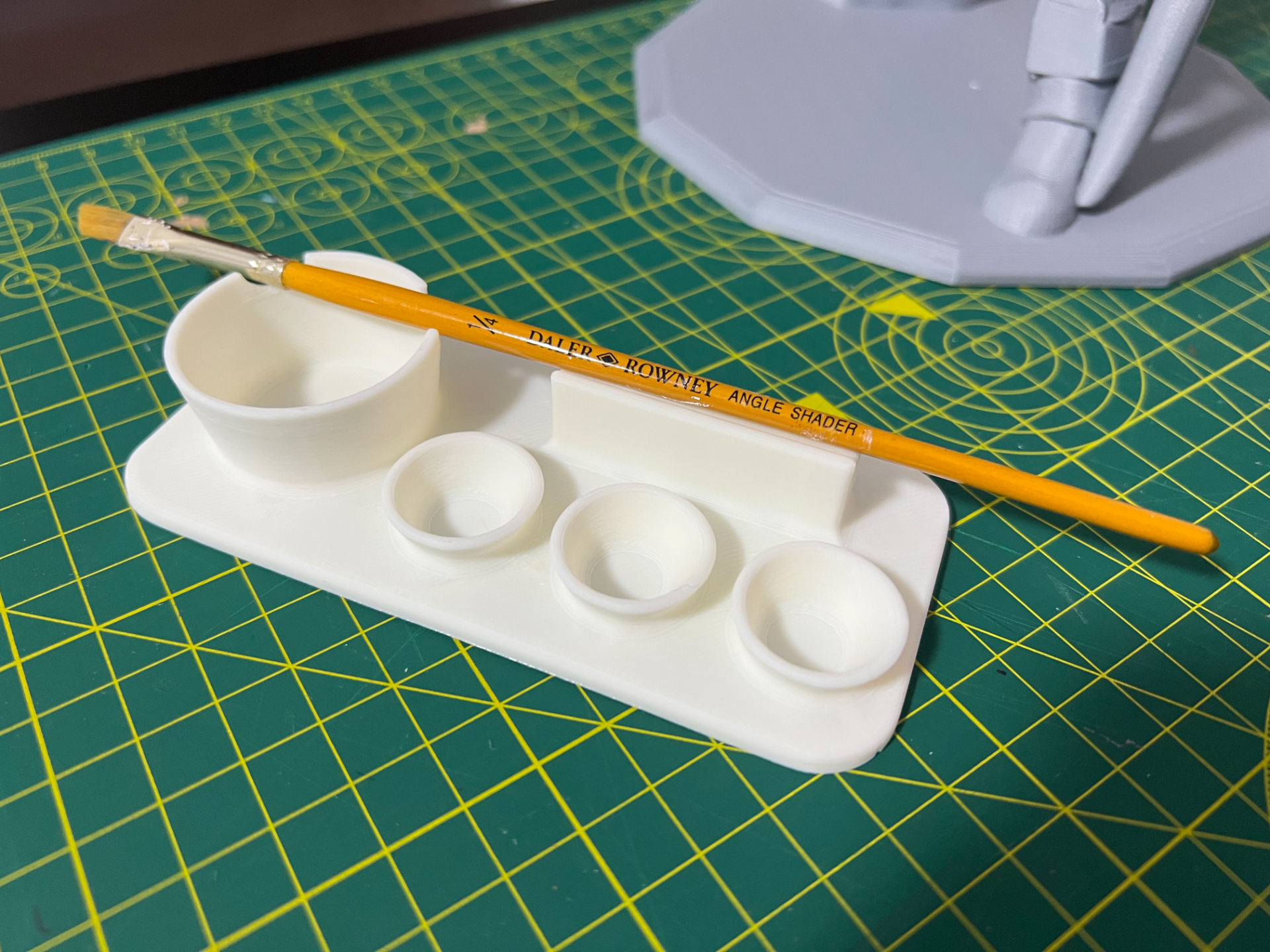 Small Paint Mixing Tray with brush rest