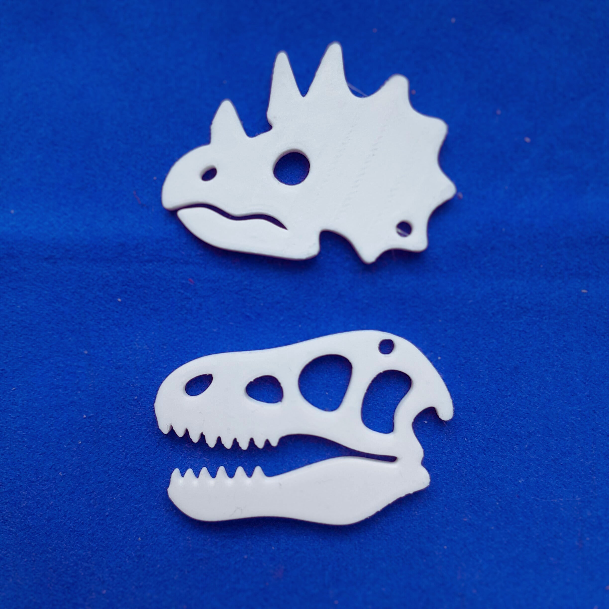 Simple Dinosaur skulls keychain