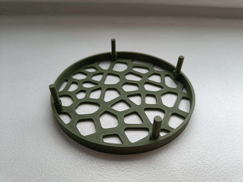 Plant pot riser drainage insert