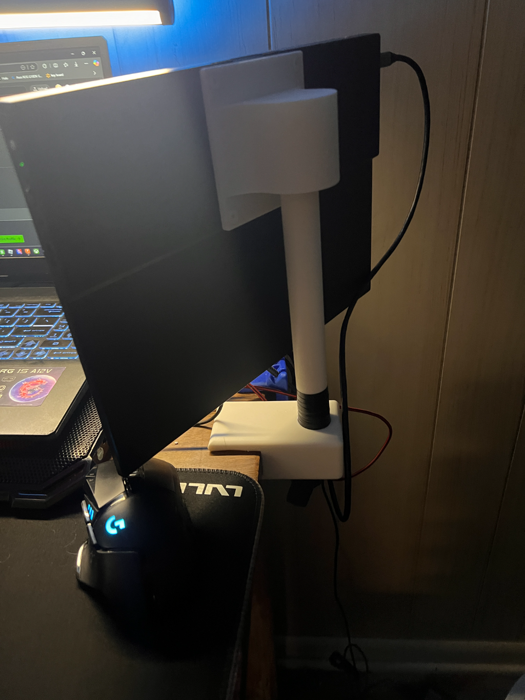 Portable monitor mount