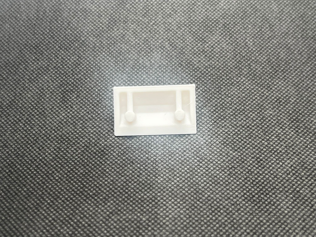 Cockspur window clip