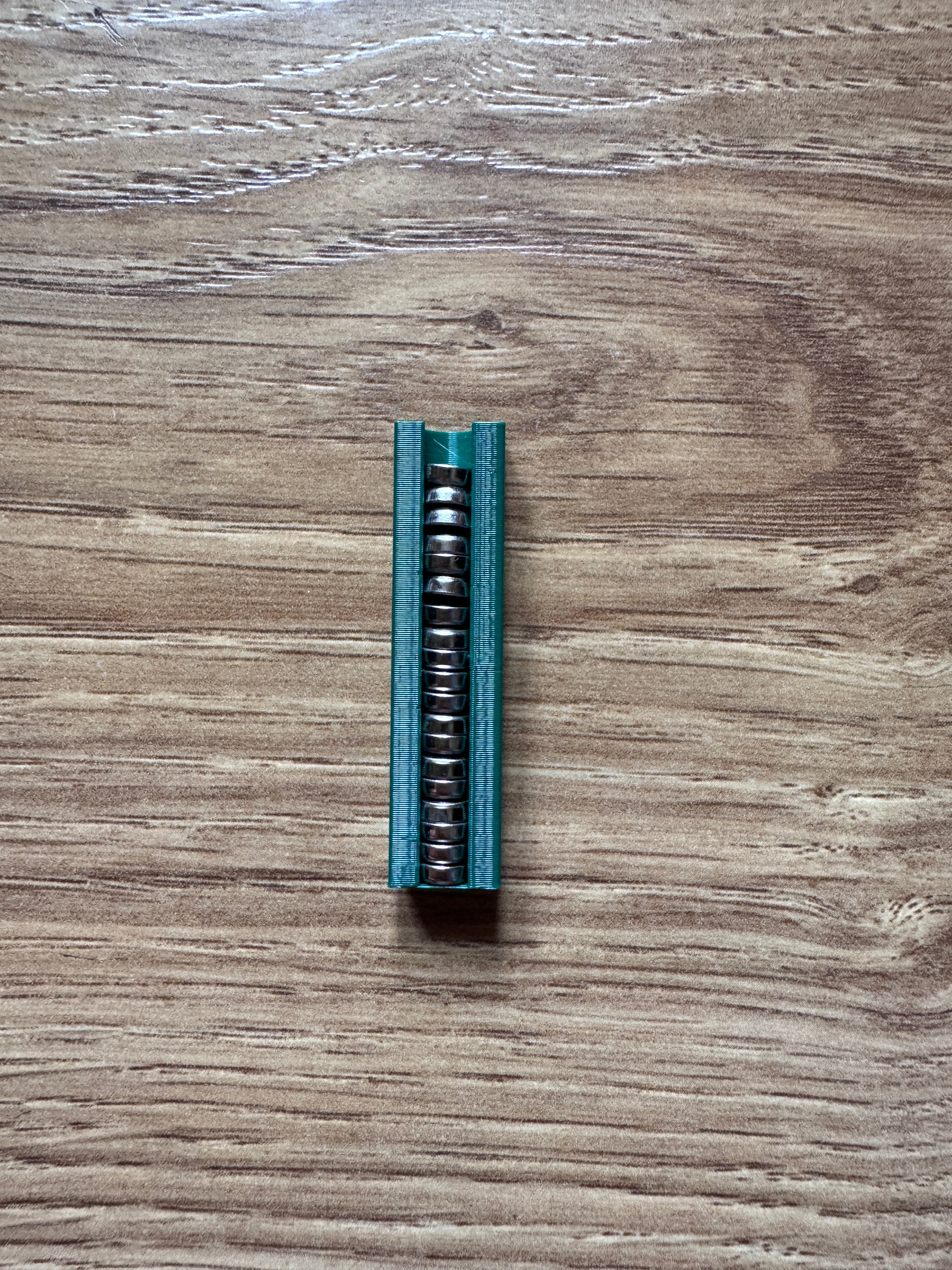 LR521 Battery Holder