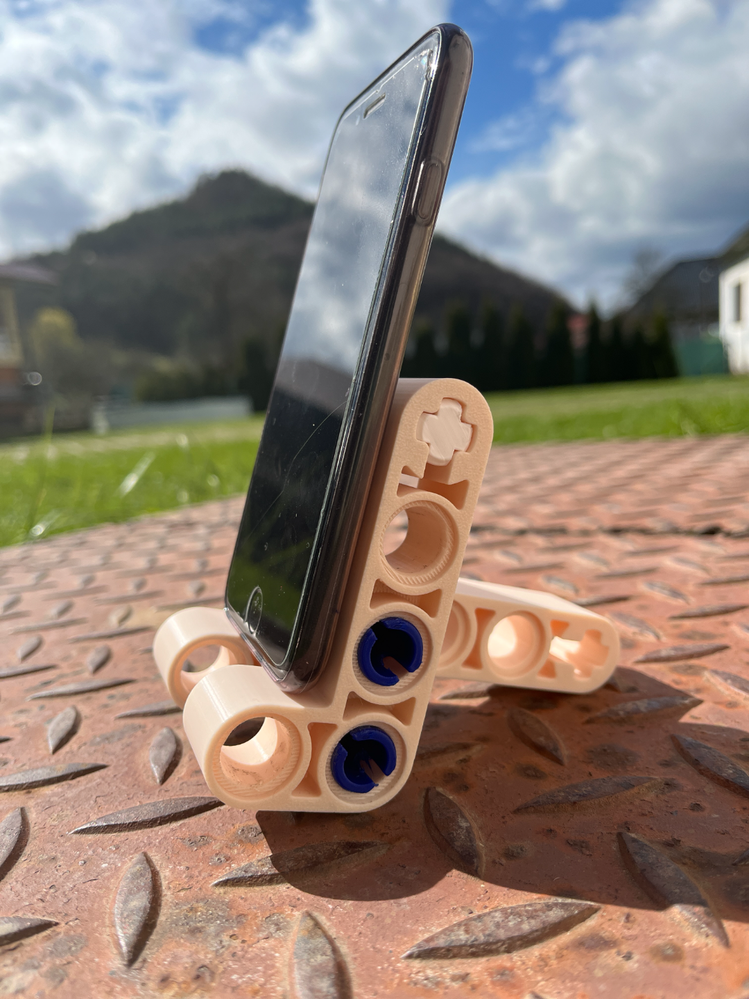 Brick 300% Phone Holder