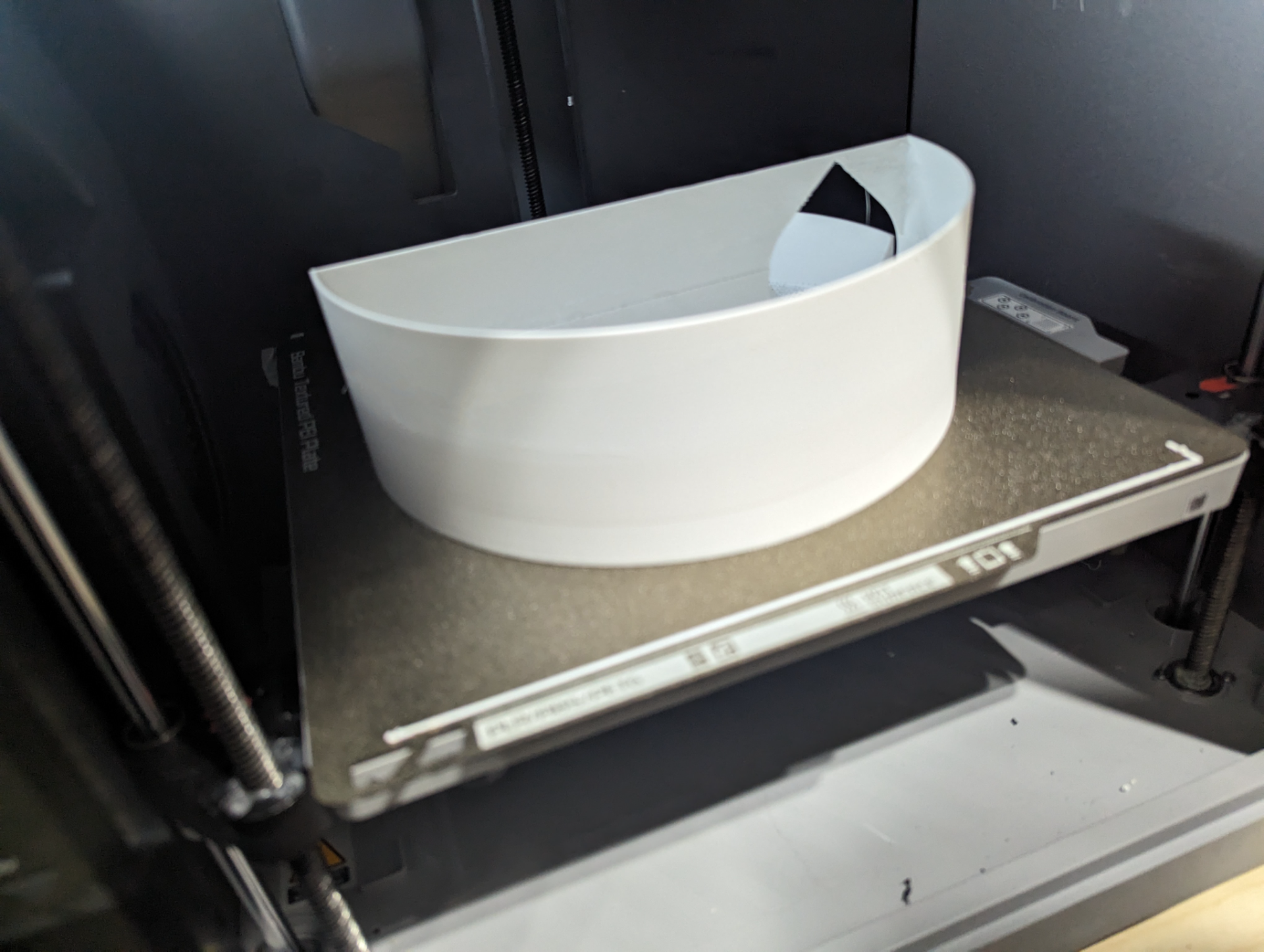 Minimalist Desiccant Basket