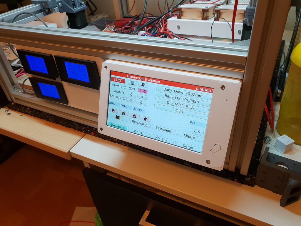 Duet3D PanelDue 7i angled Case with integrated SD-Slot to mount on a 3030 Extrusion