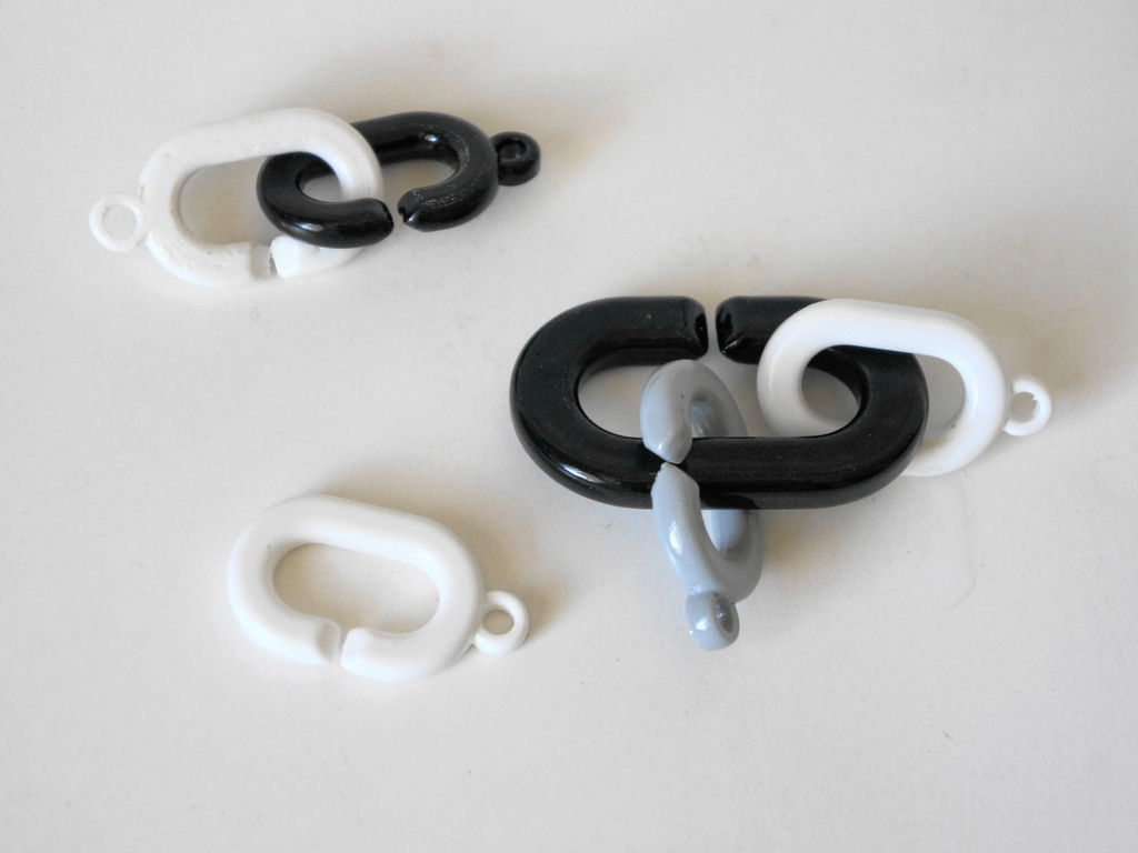 Chain links