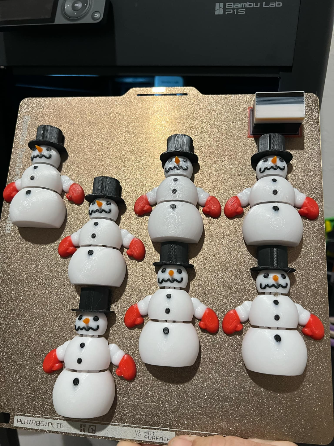 Snow dude with hat and mittens flexi fidget