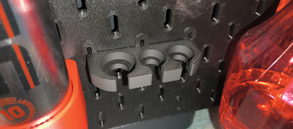 Skadis holder for 3 screwdrivers