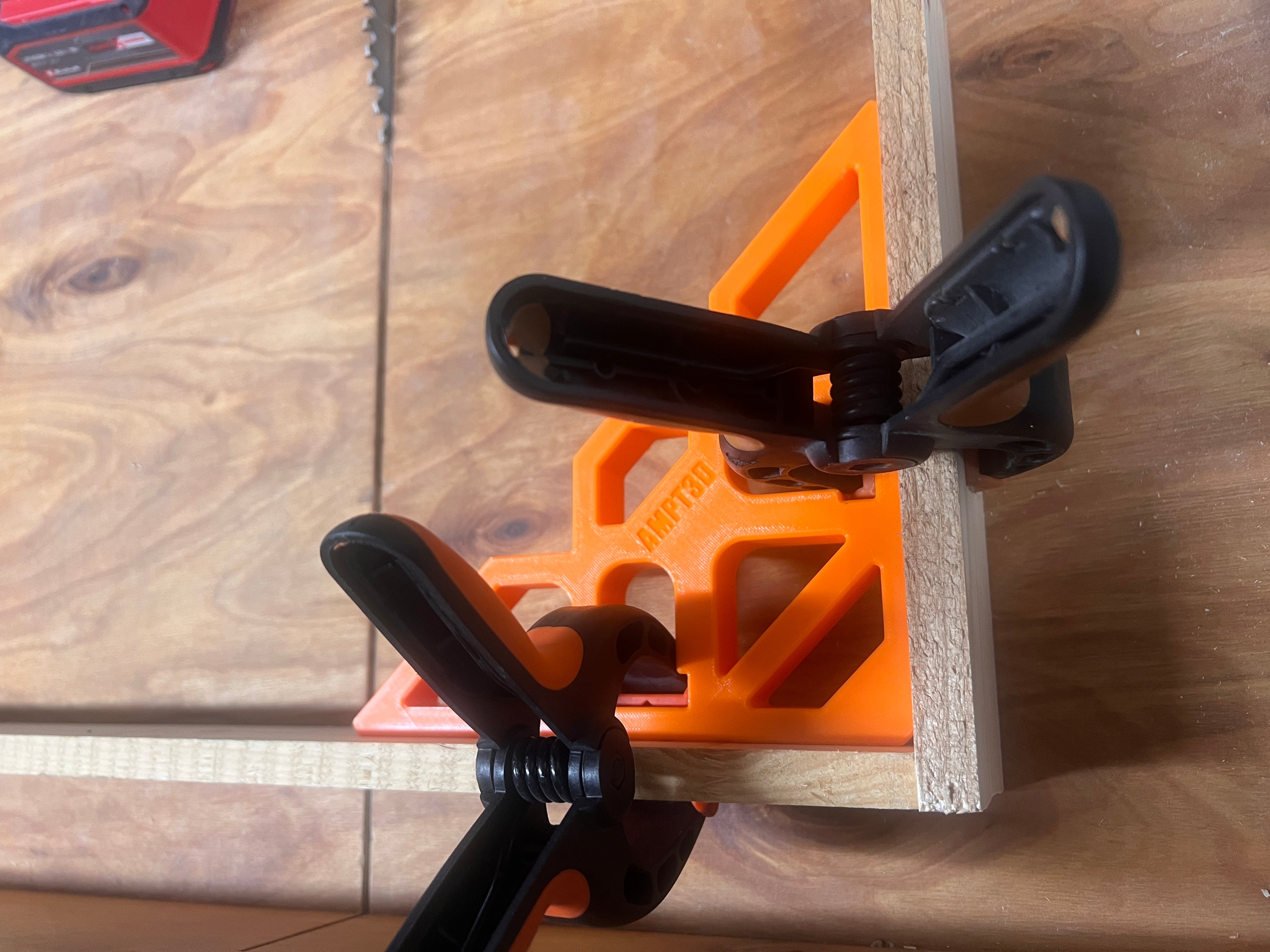 Spannwinkel Montagehilfe / clamping mounting angle