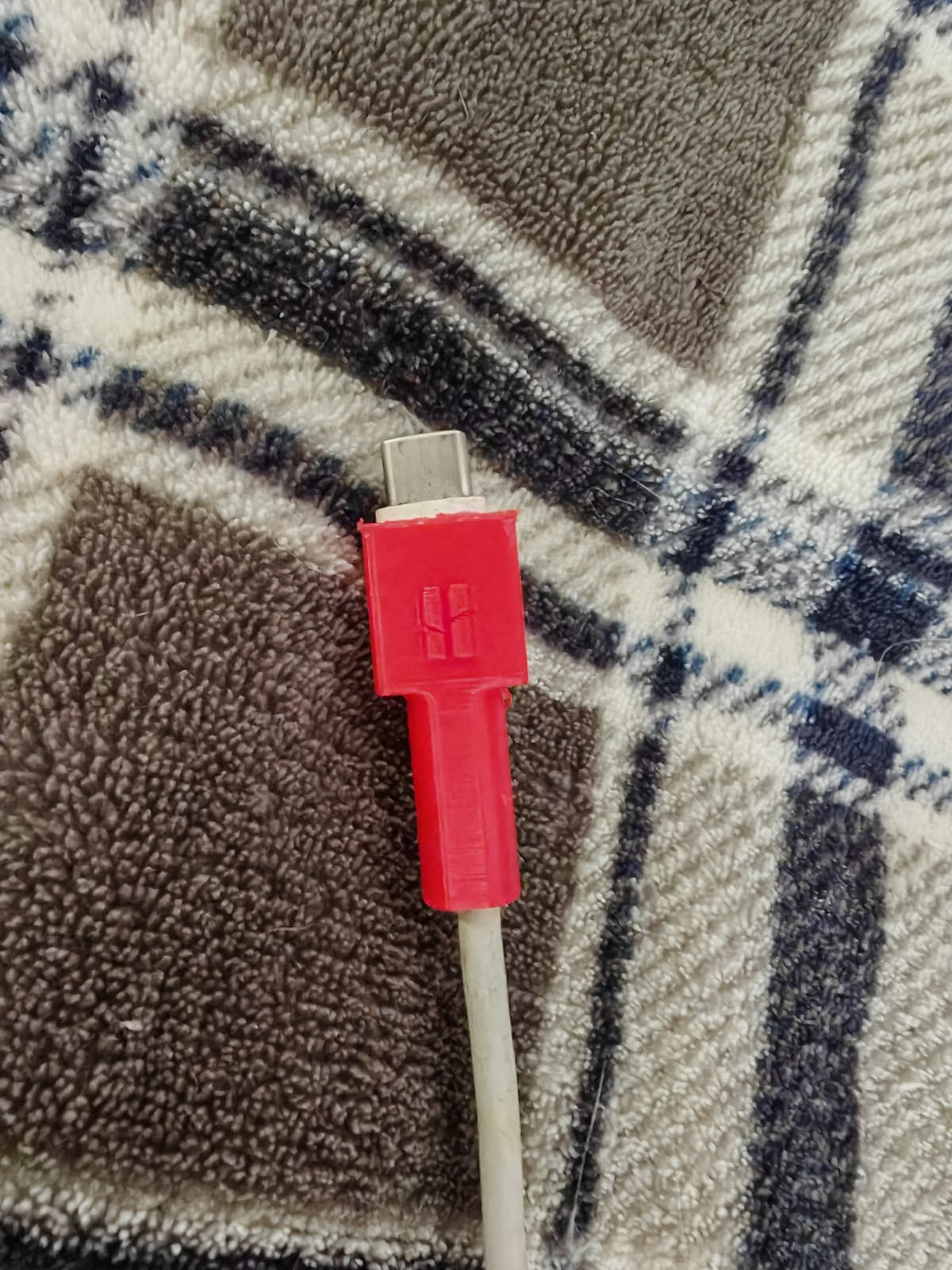 PROTECTOR CABLE USB C
