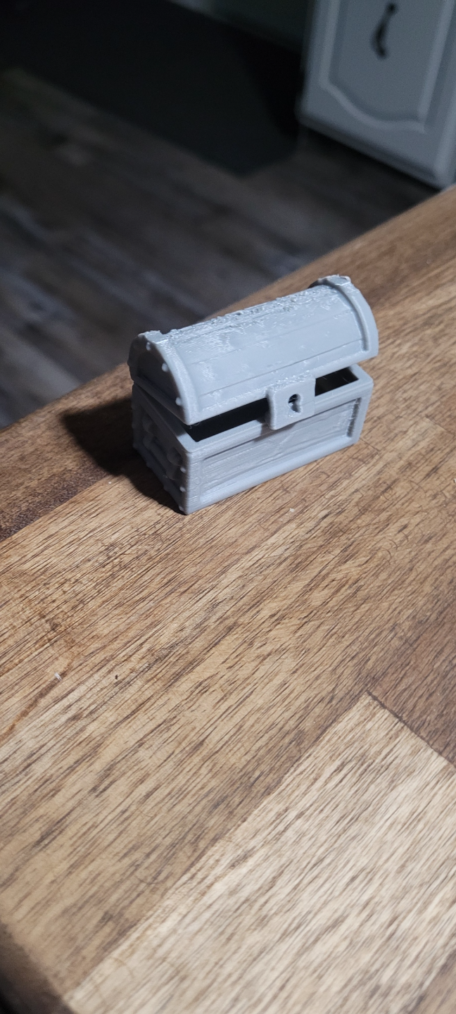 Hinged treasure chest