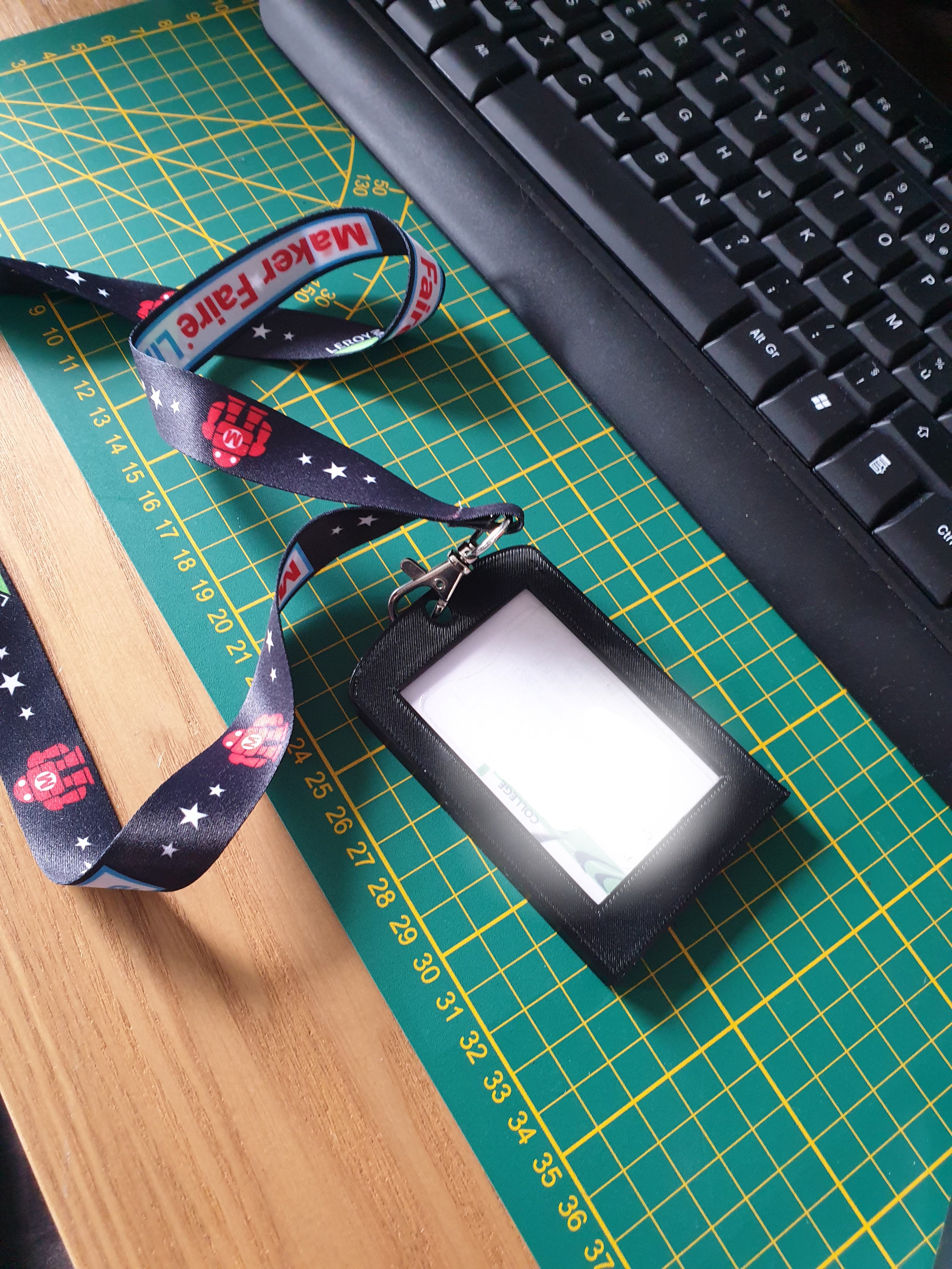 Card Holder-pochette rigide pour badge,carte(pass)