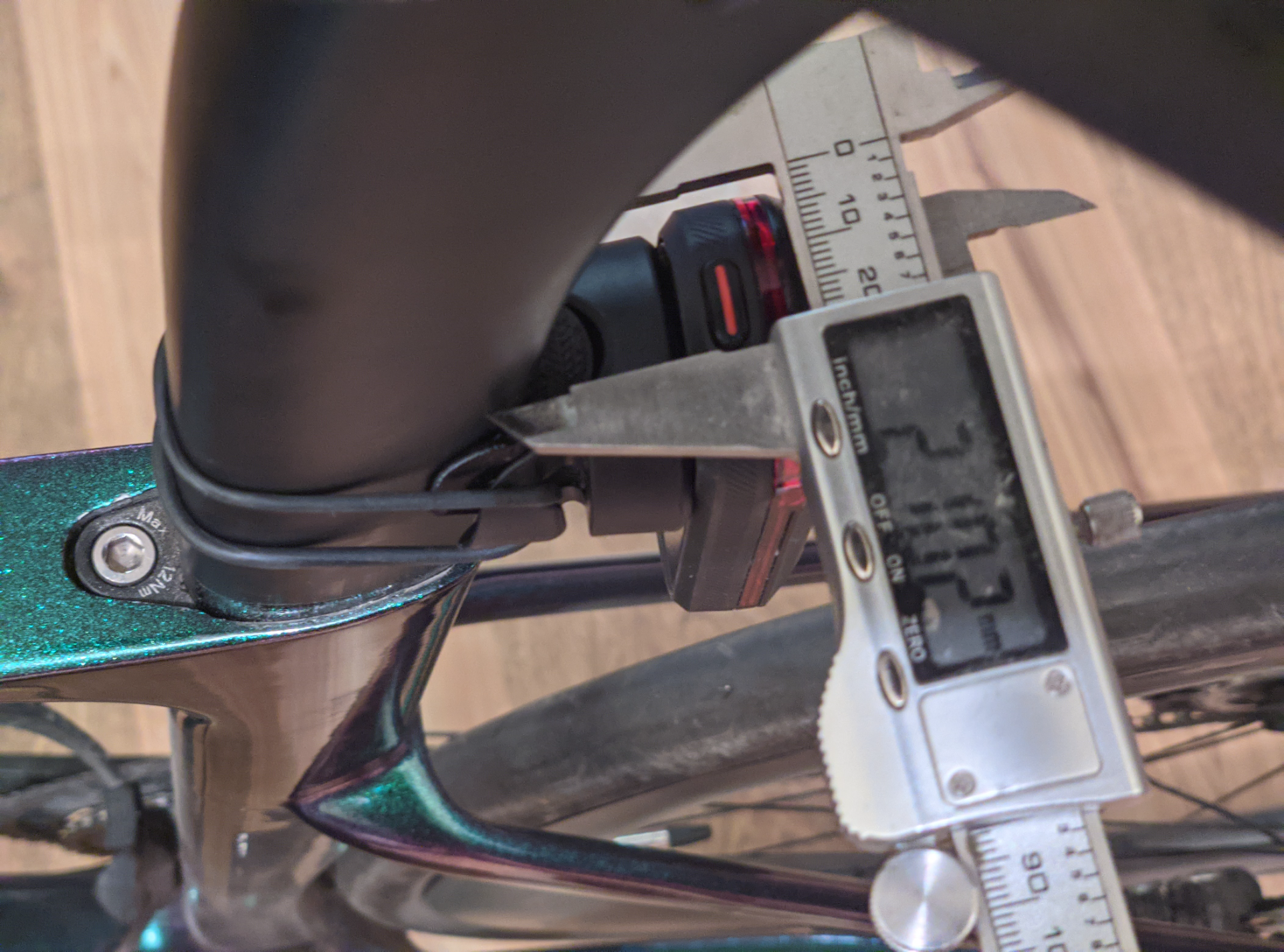 Garmin Varia (RTL515) D Aero Seatpost shim