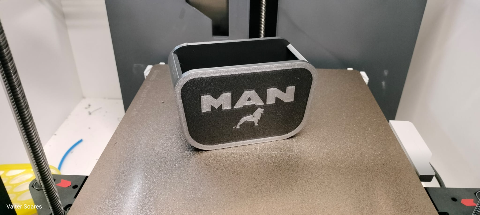 MAN Pen Holder