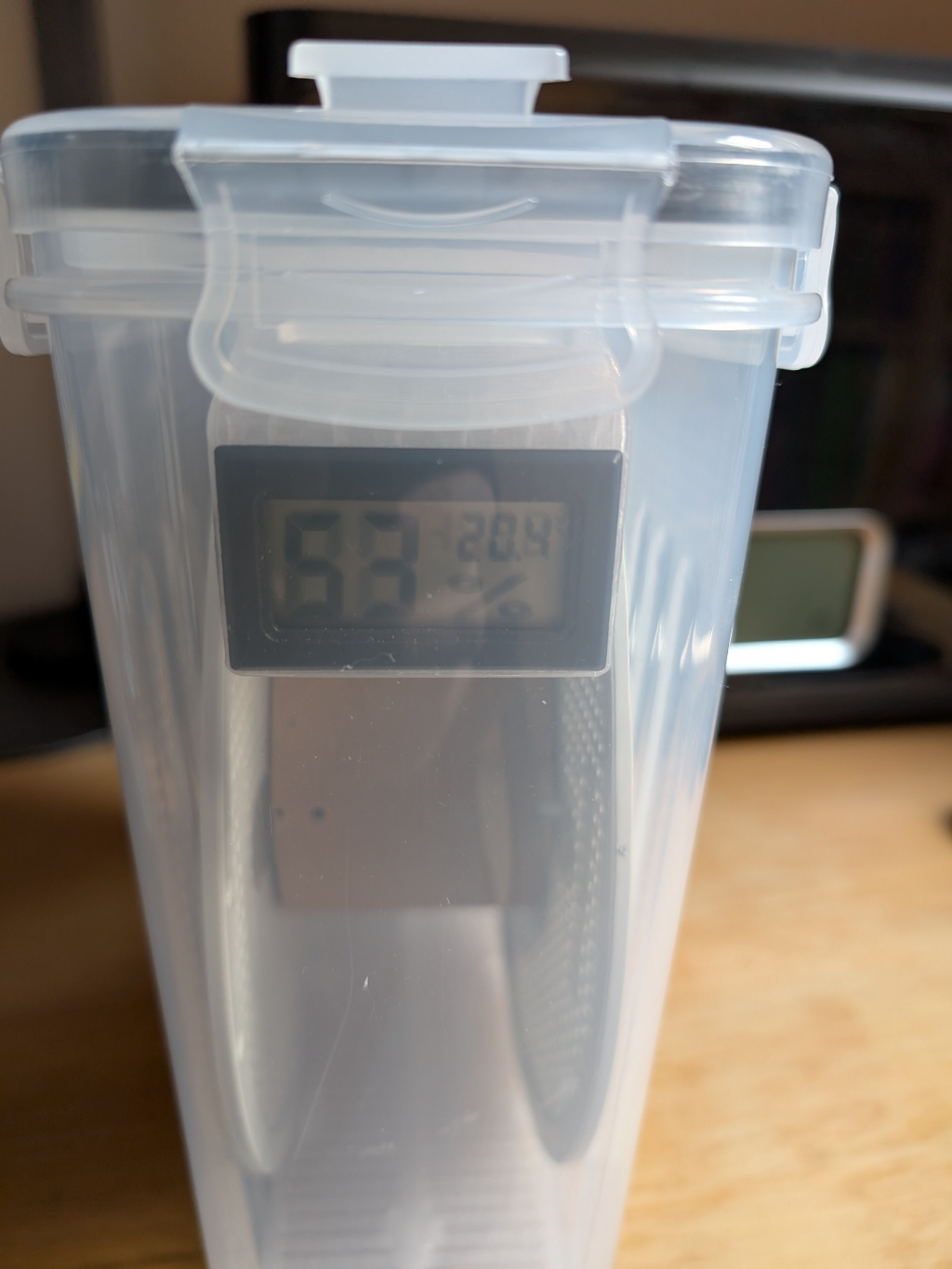 Hygrometer in Skroam/Praki Cereal Boxes (fits lid)