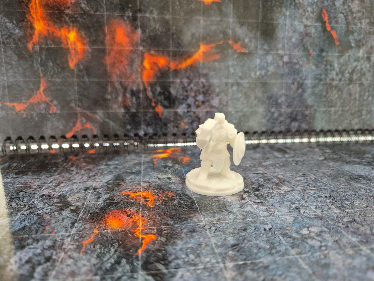 miniatura di paladino chierico nano DnD