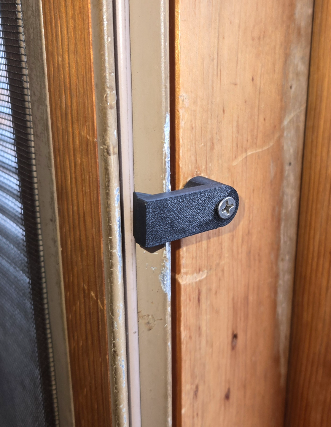 Screen Door Clip
