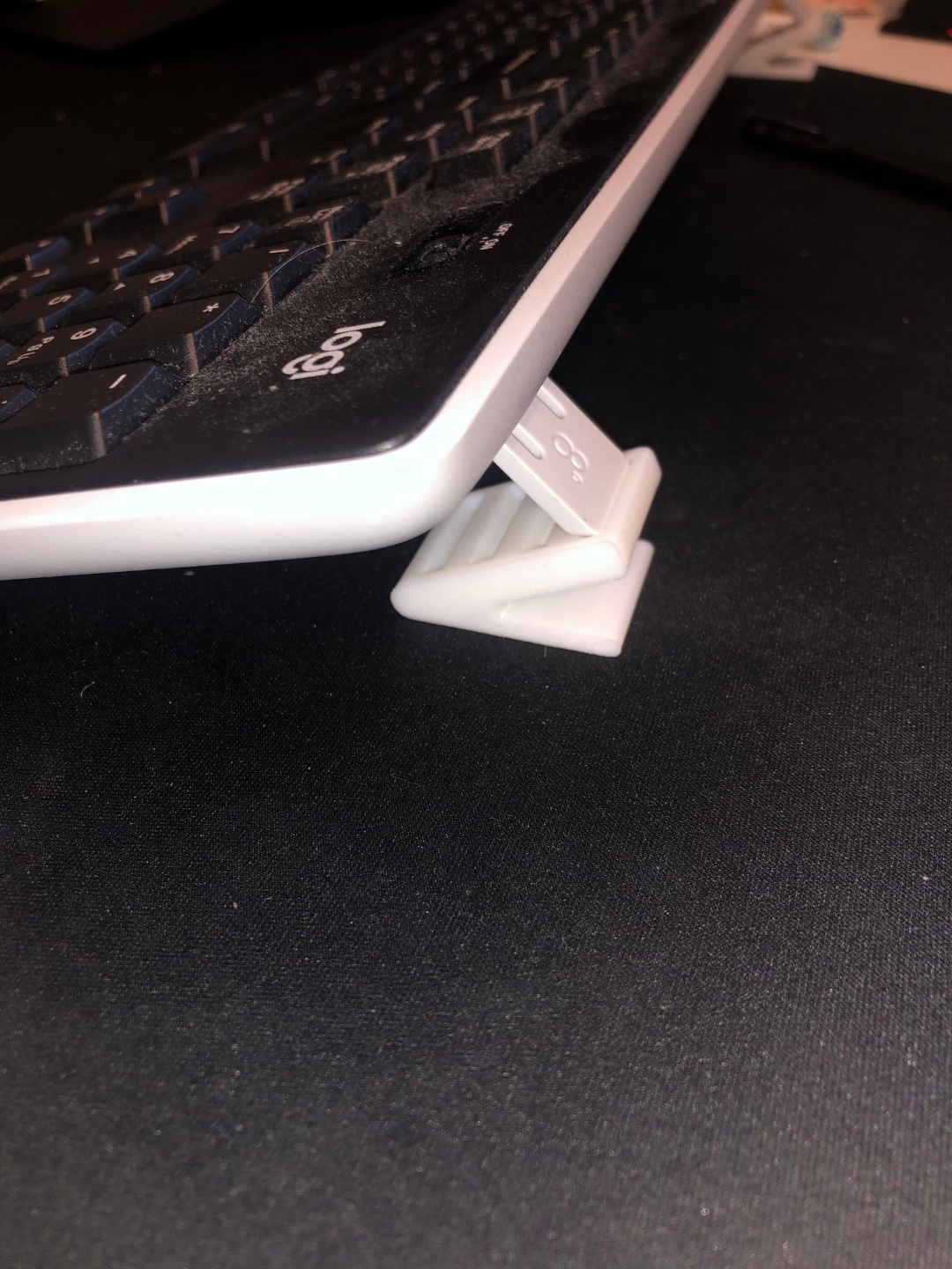 Keyboard angle riser