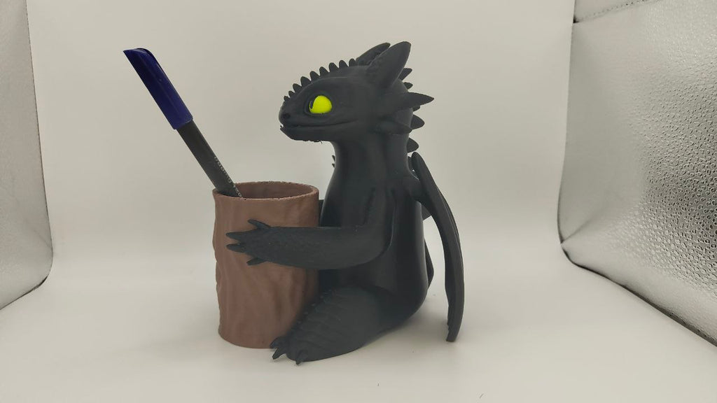 The night fury pencil holder